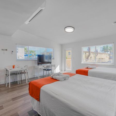 Spacious Studio With Balcony And Parking At The Beach -M46 Hollywood Buitenkant foto
