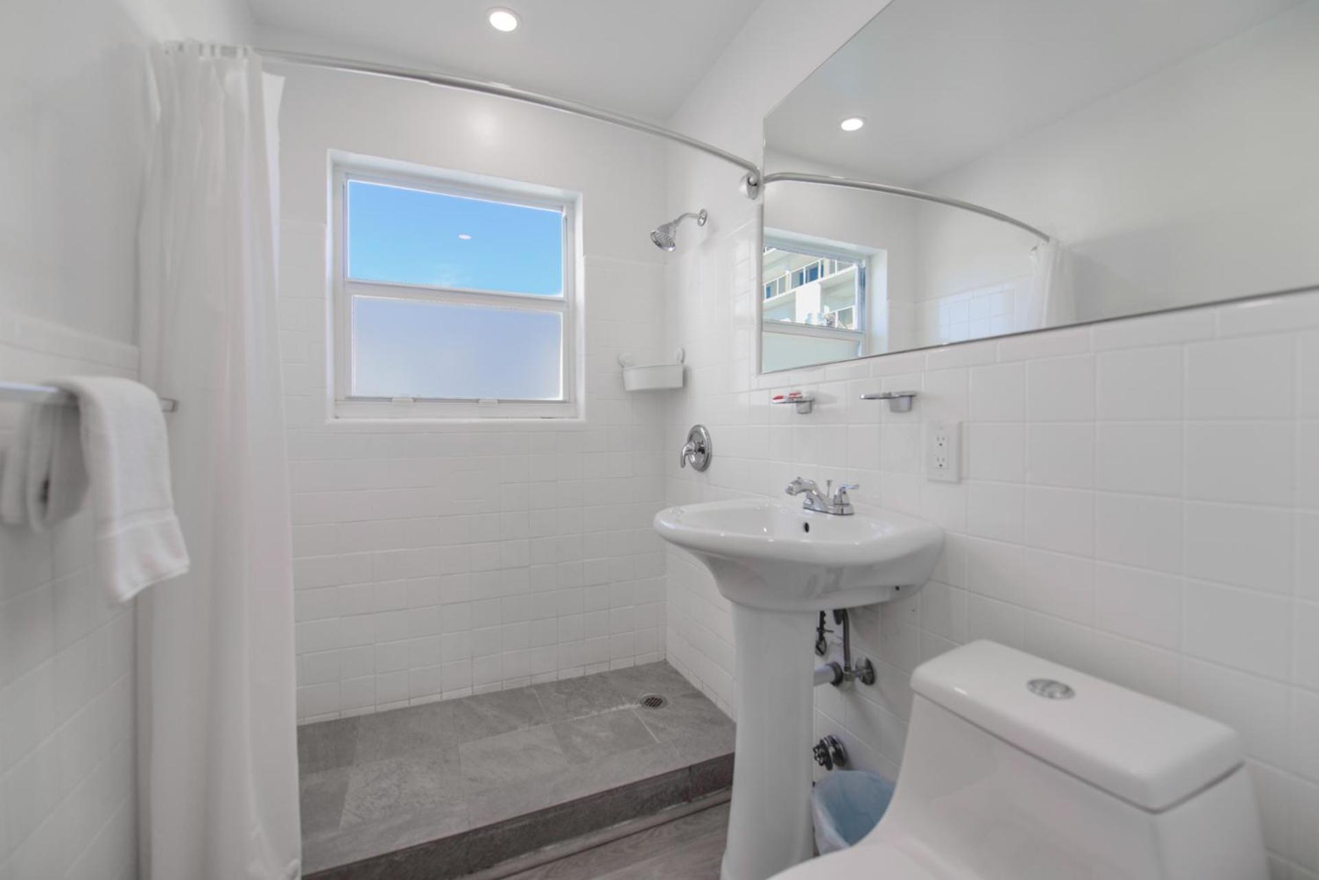 Spacious Studio With Balcony And Parking At The Beach -M46 Hollywood Buitenkant foto