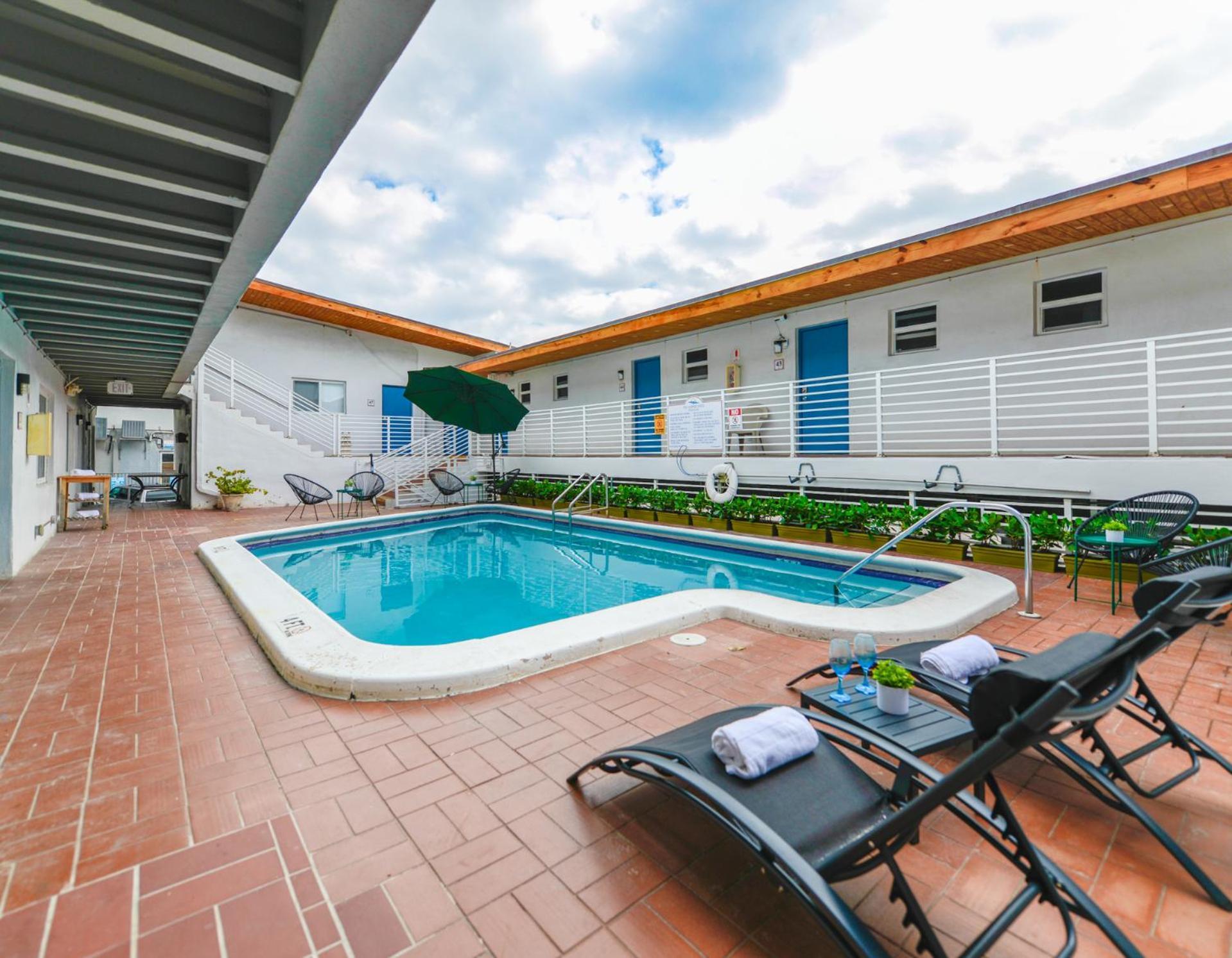 Spacious Studio With Balcony And Parking At The Beach -M46 Hollywood Buitenkant foto